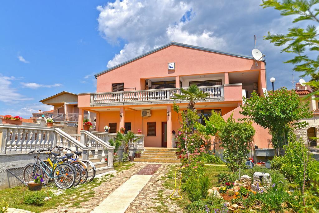 Apartments Blue 324 Medulin Exterior foto